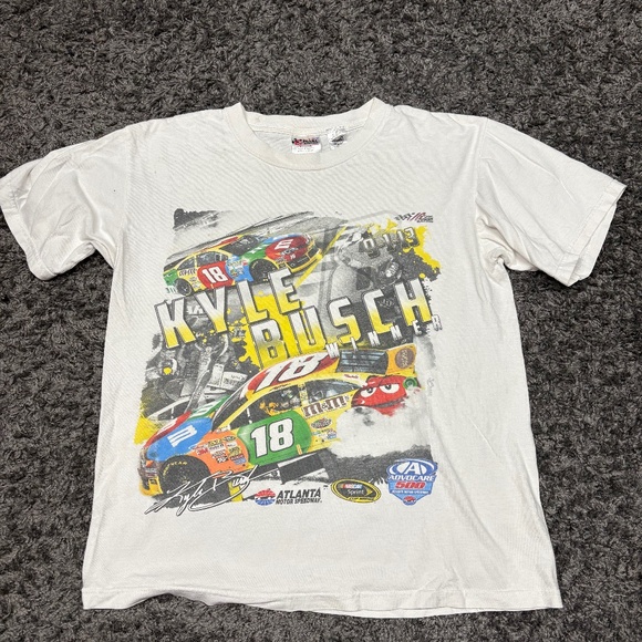 NASCAR Tshirt Kyle Bush Atlanta Motor Speedway Size Men’s M Graphic Champion - Picture 1 of 5